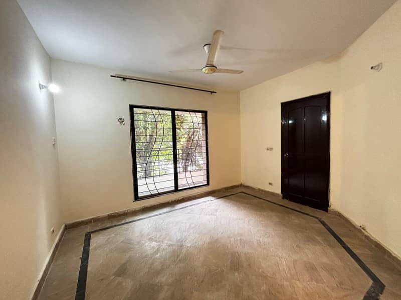 5 marla lower portion for rent in DHA 11 RAHBAR 1