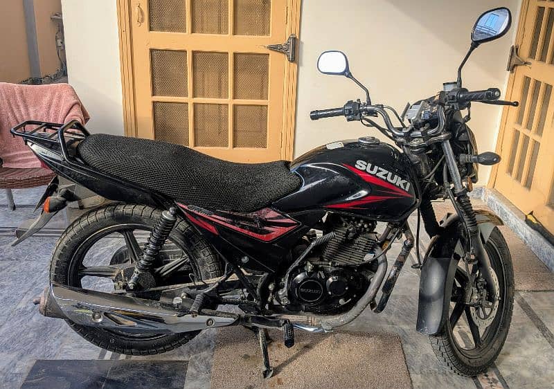 Suzuki GR 150 Bike 2