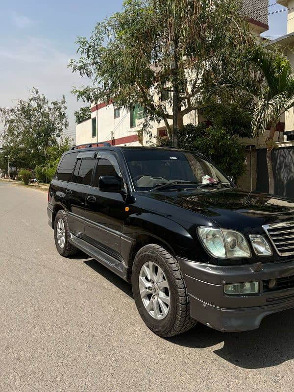 *Toyota LandCruiser Cygnus* Model 2003 Registration 2012 0