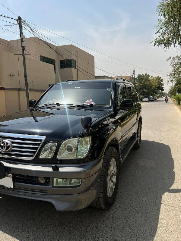 *Toyota LandCruiser Cygnus* Model 2003 Registration 2012 13