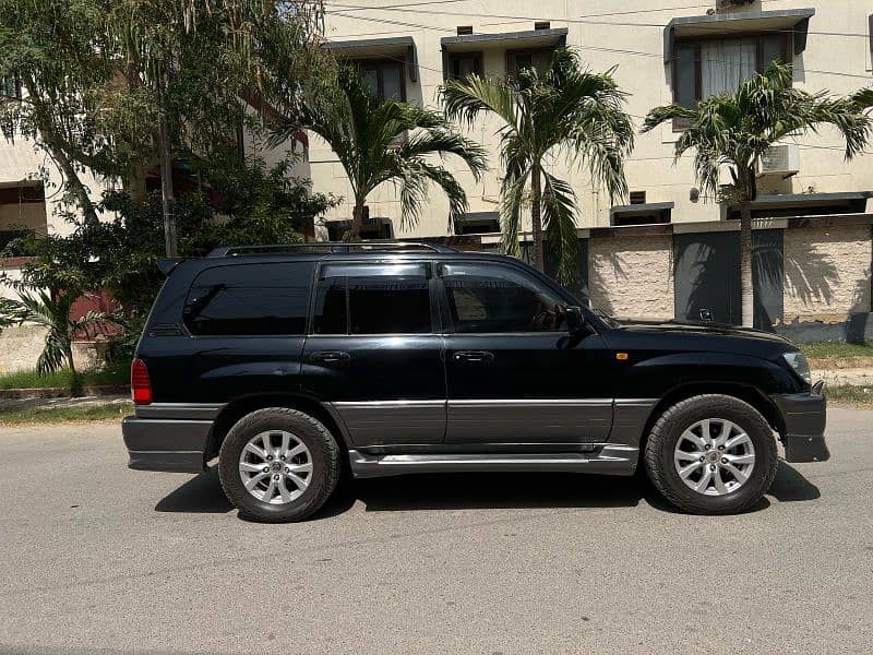 *Toyota LandCruiser Cygnus* Model 2003 Registration 2012 14