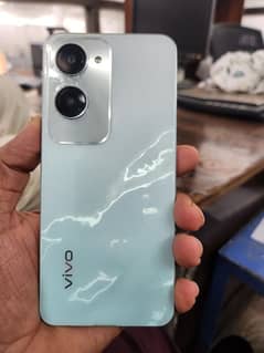 Vivo y18 4+4 128 gb 2 3 manth warinti