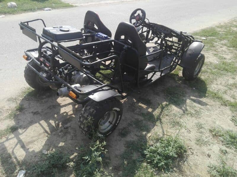 8 feet big size buggy 4 seater 8 Number manual 3F 1R All ok 5