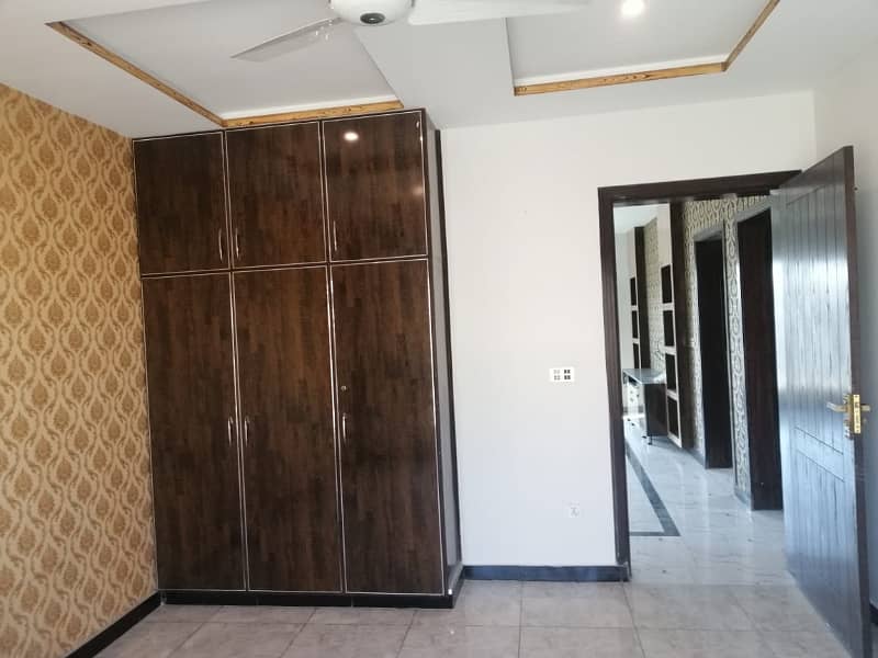 36 MARLA CORNER FULL HOUSE AVAILABLE FOR RENT IN VALENCIA TOWN LAHORE 11