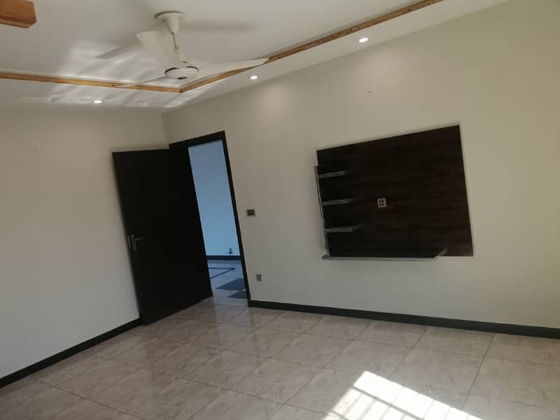 36 MARLA CORNER FULL HOUSE AVAILABLE FOR RENT IN VALENCIA TOWN LAHORE 19