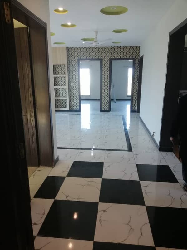 36 MARLA CORNER FULL HOUSE AVAILABLE FOR RENT IN VALENCIA TOWN LAHORE 21