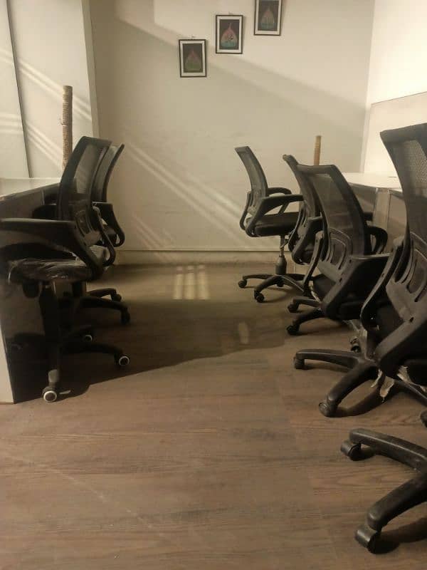 Office staff Chairs 3 month used only 3