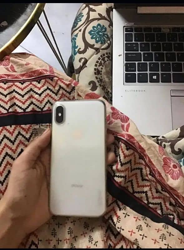 iphone x 10/10 condition 0