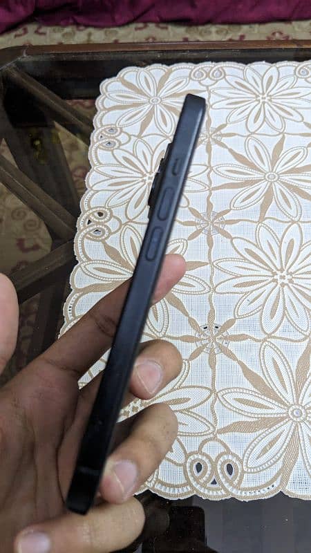 iphone 15 10/10 condition 4