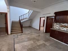 240 SQUARE YARDS RENOVATED 1ST FLOOR WITH ROOF SILENT COMMERCIAL FOR RENT IN JAUHAR