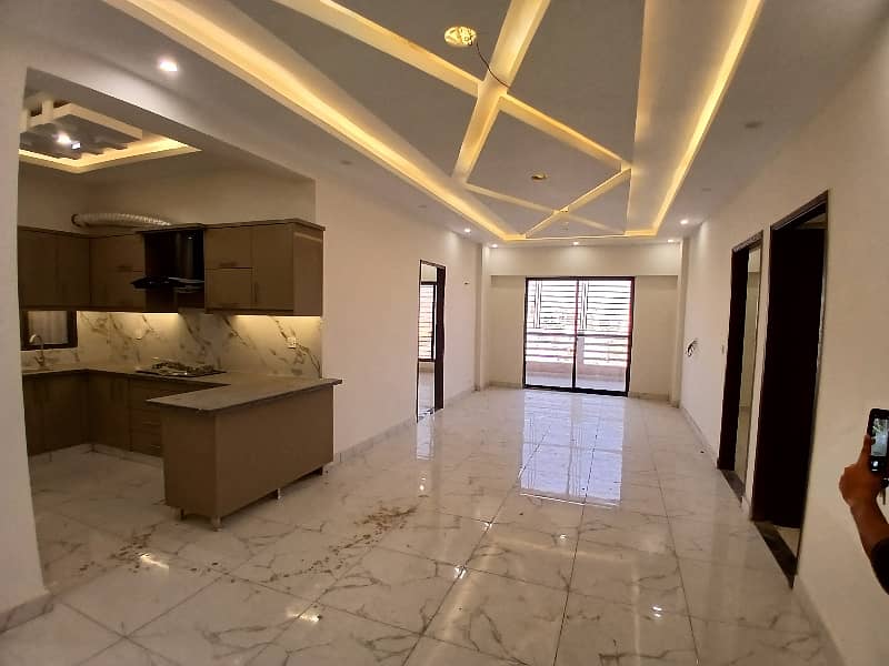 4 BED DRAWING DINNING WEST OPEN BRAND NEW FLAT FOR RENT IN JAUHAR 14