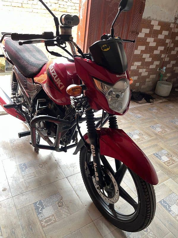 Suzuki GR 150 2021 Red 1