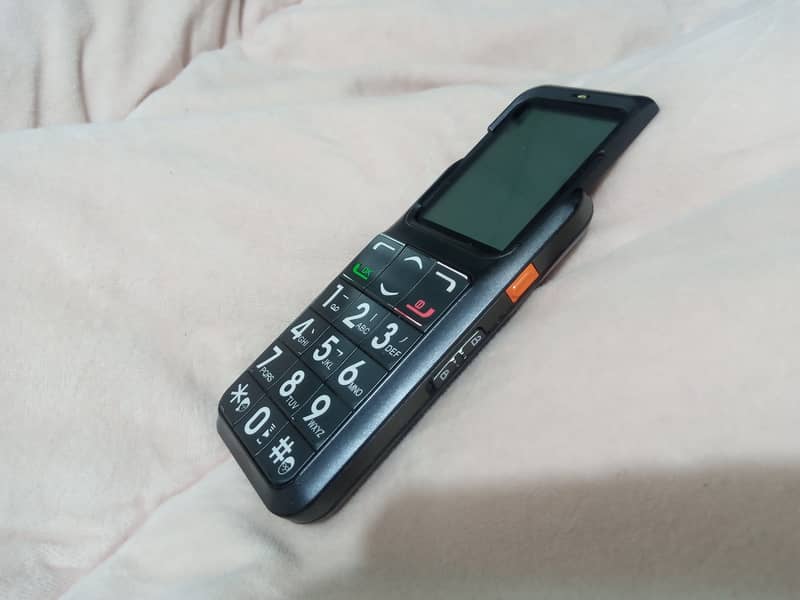 3 rare button phones for sale - best for battery timing and calling 5