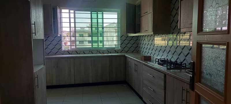 UPPER PORTION AVAILABLE FOR RENT IN BANIGALA 12