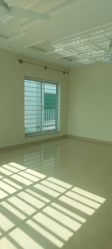 UPPER PORTION AVAILABLE FOR RENT IN BANIGALA 21