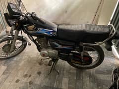 honda 125 black color good condition