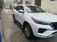 Toyota Fortuner V 2022