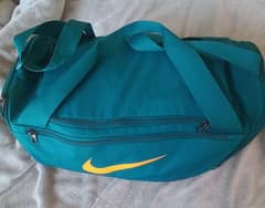 Nike Duffle bag / gym bag/ luggage bag