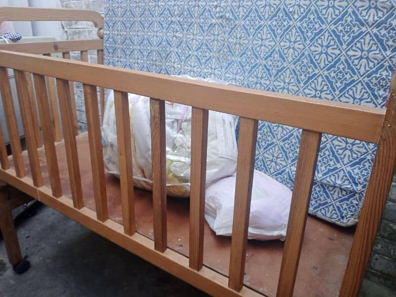 Baby cot 2