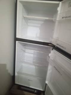 Haeir fridge slightly used in warranty 6 yaers