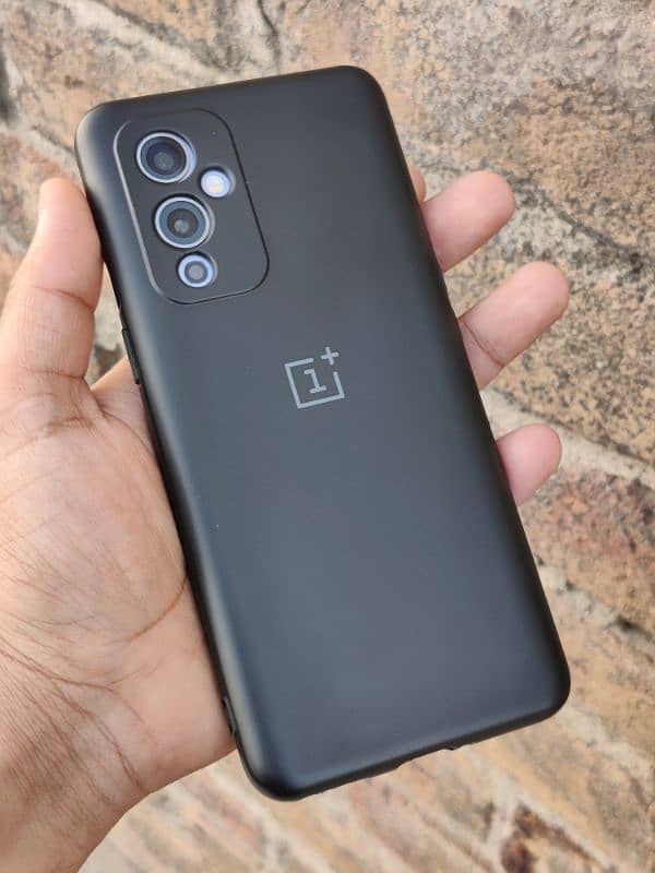 One Plus 9 10/10 Condition 1
