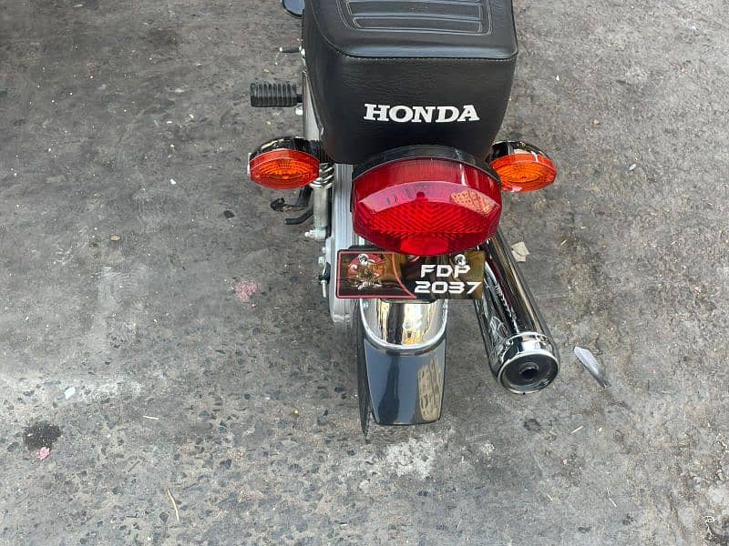 Honda CG 125cc urgent for sale contact WhatsApp,,0306-5914480 1