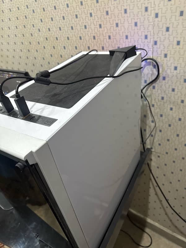 Gaming Pc Available for sale 10/10 condition contact on whatsapp 5