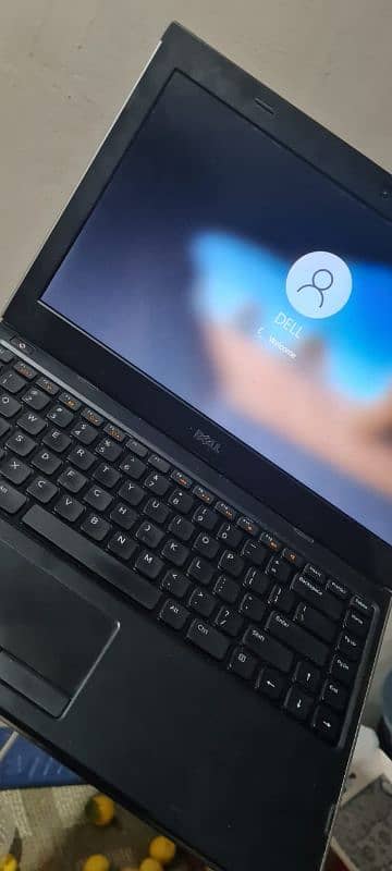 dell latitude 3330 core id 3 3rd gen. 0