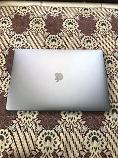 Macbook pro 16 2019 core i9 16/1tb with original charger