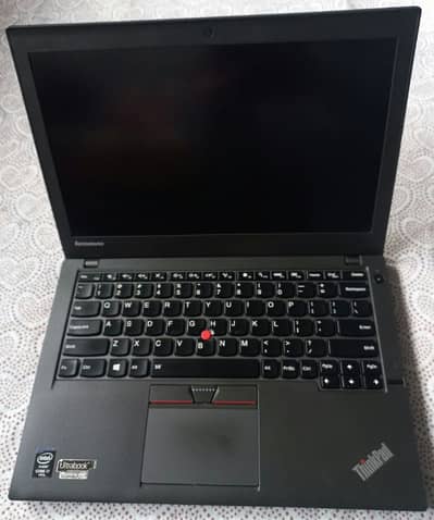 i7 5thgen 8/256gbssd 3hrs battery