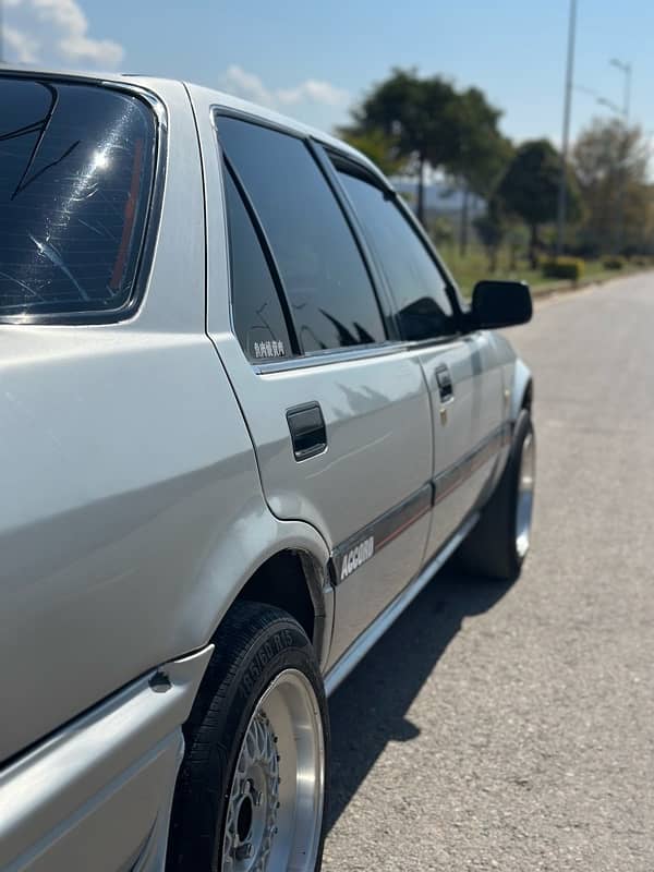 Honda Accord 1988 Back bumper touching 5