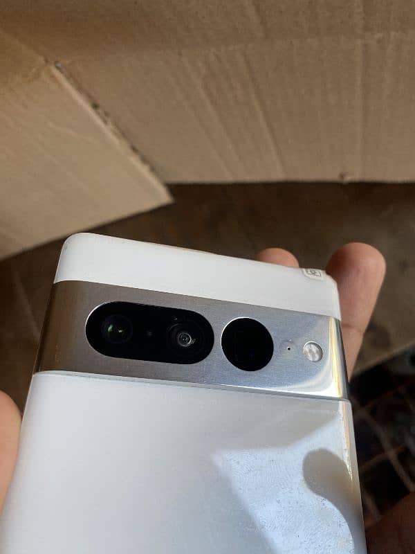 Google Pixel 7 pro ( CAMERA BEAST) 3