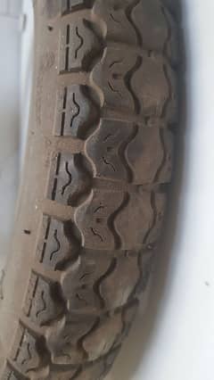 Diamond Tyre for sale 6 ply 2.75 R18.