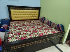 king bed with mattress n side tables