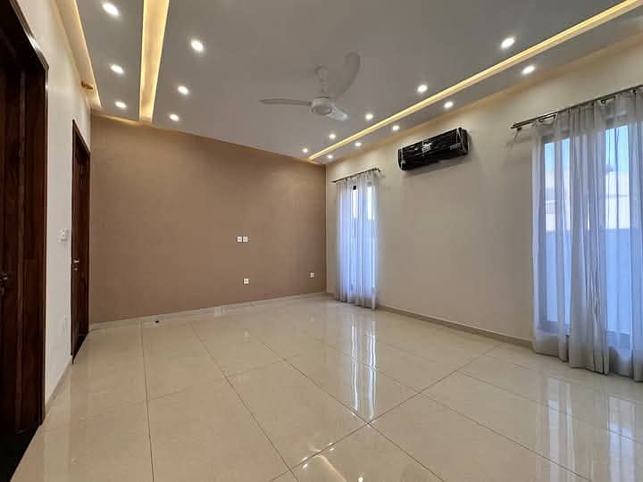 8 Marla 3 badroom upper portion available for rent in dha phase 9 town very good location 20