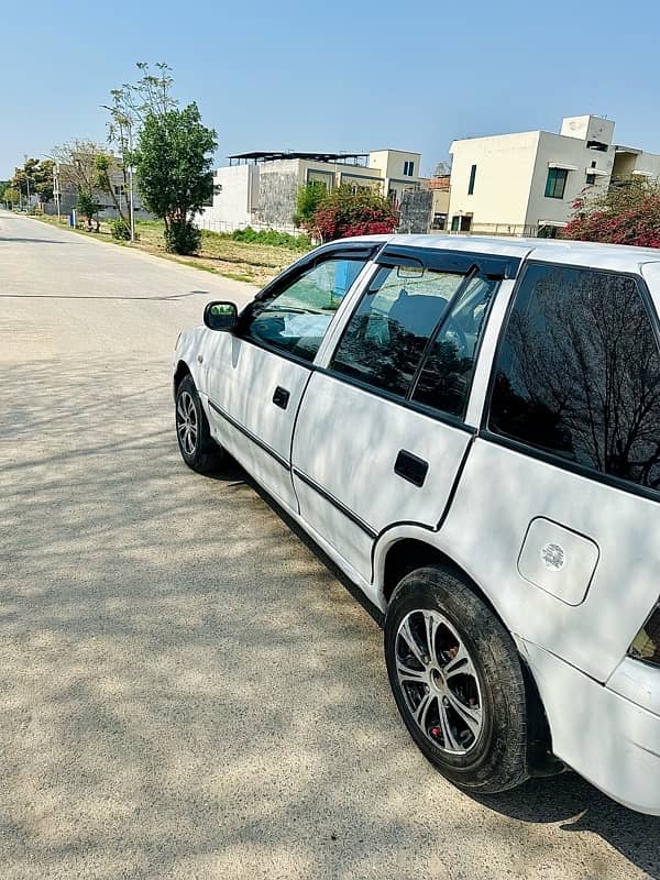 SUZUKI CULTUS VXR 4