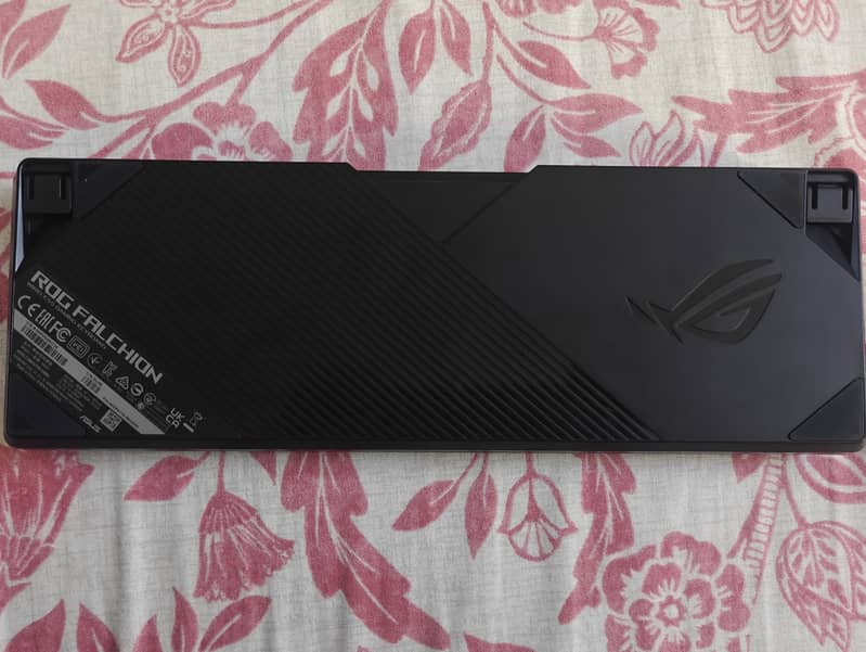 ASUS ROG Falchion Wireless 65% Mechanical Gaming Keyboard 1
