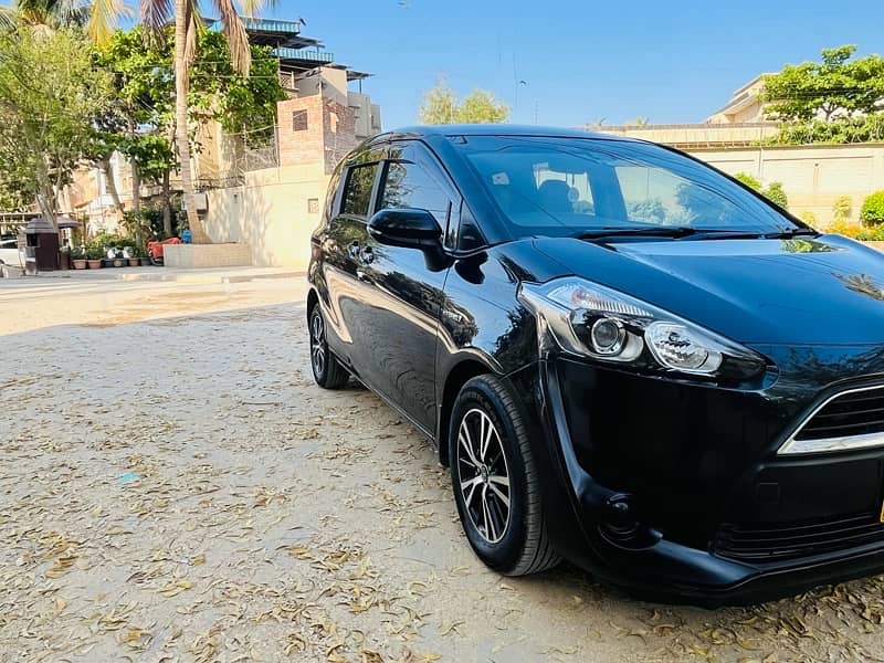 Toyota Sienta Hybrid 2015/2020 1st Owner 4