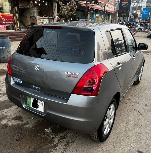 Suzuki Swift 2012 1