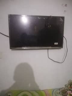 32 inch LCD eccostar good condition