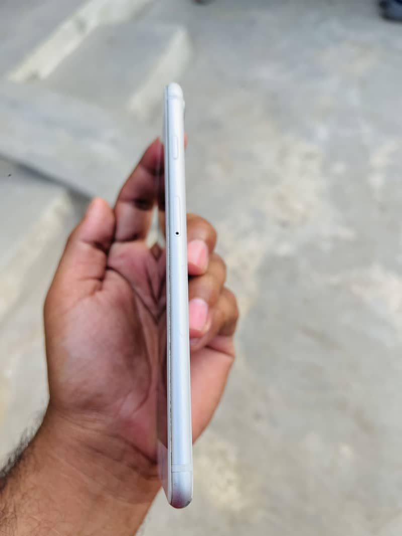 iPhone 8 Plus ( PTA APPROVED) 2