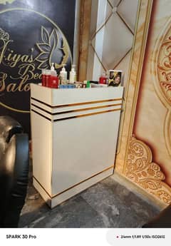 cabinet for Salon