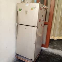 Downlance refrigerator