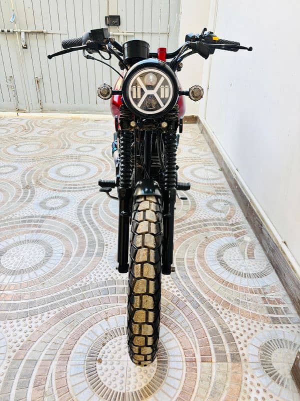 Ravi Piaggio convert custom cafe 2