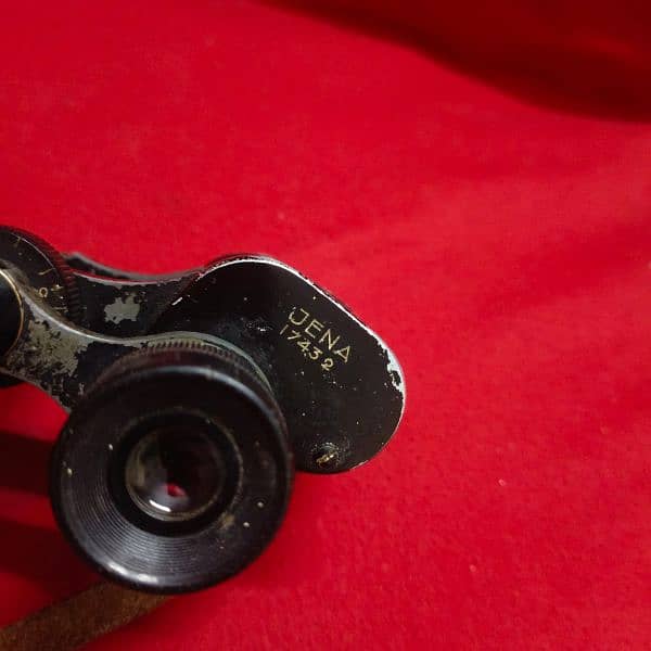Binocular . CARL ZEISS JENA . 842 2