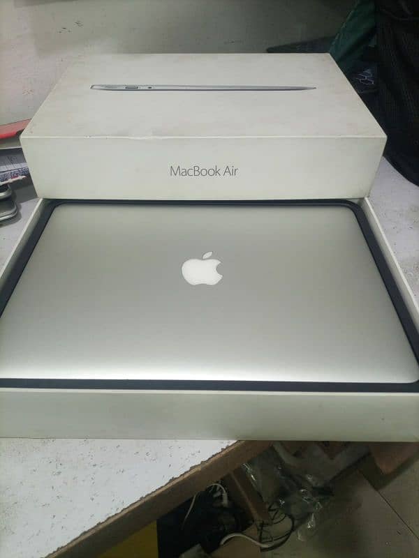 Apple Macbook air 3