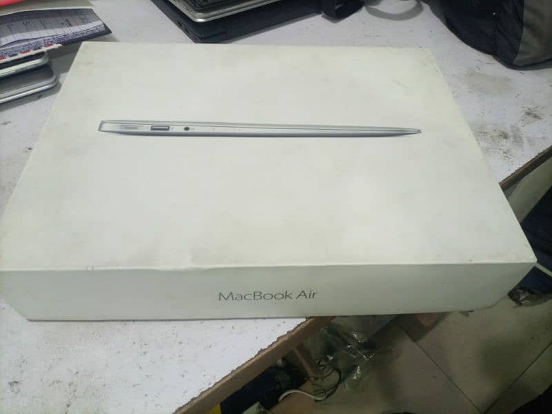 Apple Macbook air 4