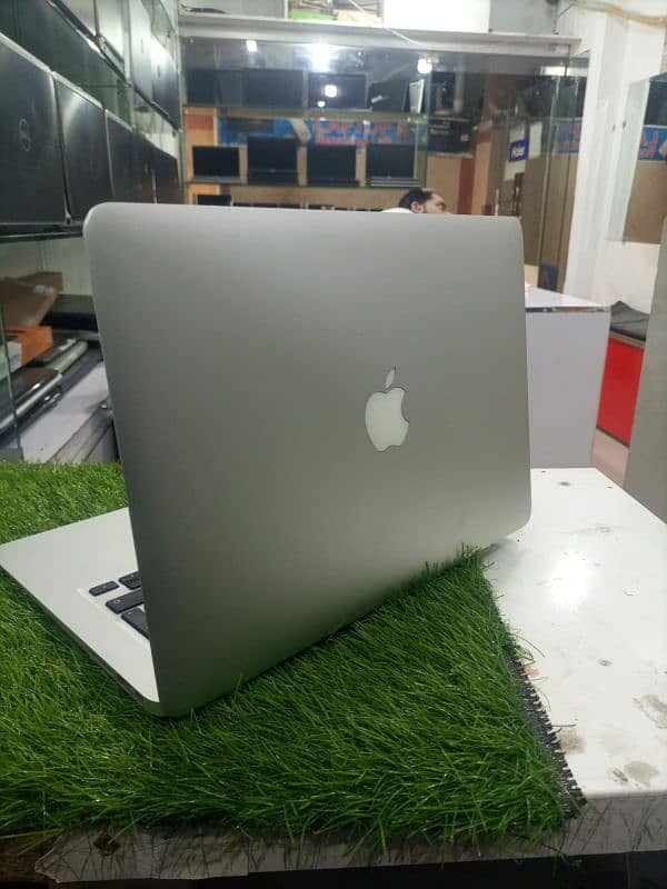 Apple Macbook air 6