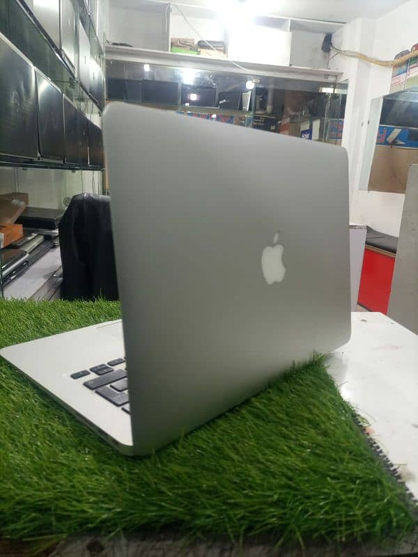 Apple Macbook air 9