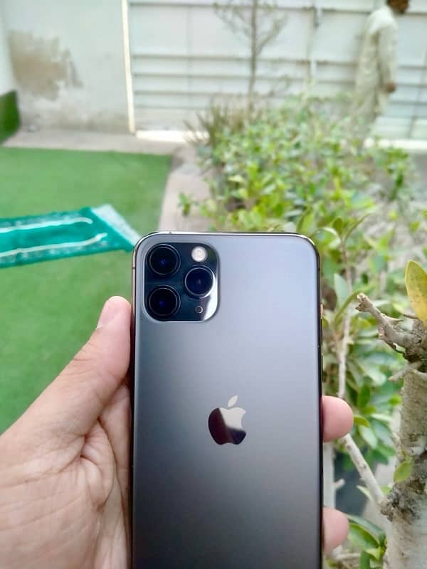 iPhone 11 Pro 256Gb 7